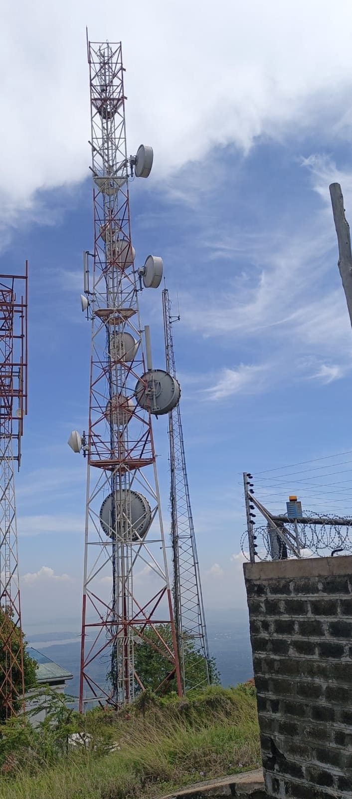 Gembe Hill, masts with microwave dishes